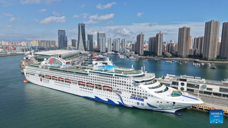 Qindao inaugura Festival Internacional da Cerveja com lançamento de cruzeiro