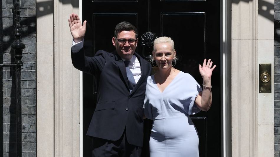Andy Burnham assume oficialmente cargo de primeiro-ministro britânicoO líder do Partido Trabalhista britânico, Andy Burnham, assumiu oficialmente o cargo de primeiro-ministro do Reino Unido na segunda-feira (20), após o Rei Charles III convidá-lo para formar um governo.