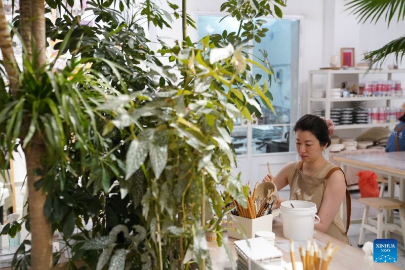 Jingdezhen se torna um destino popular entre jovens turistas durante as férias de verão
