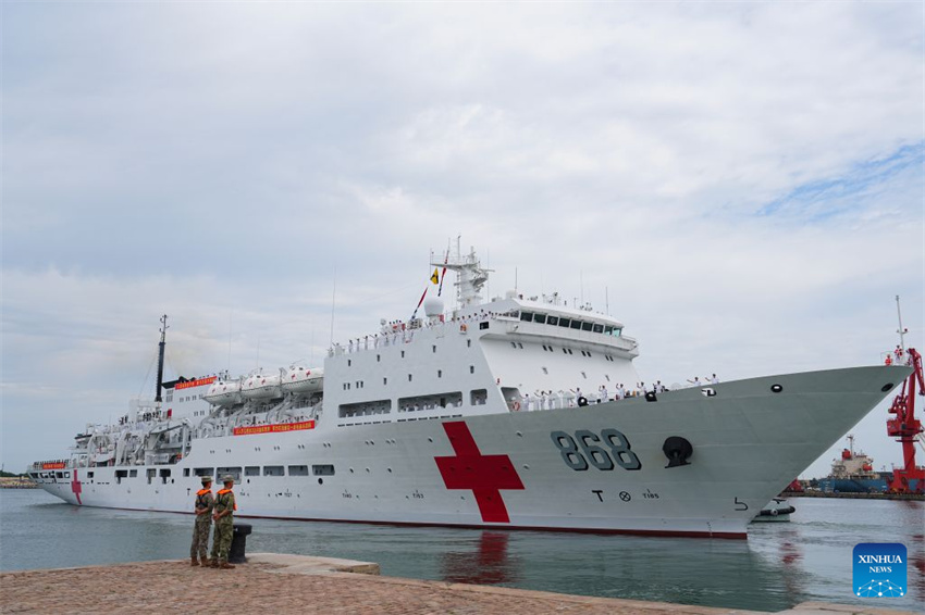 Navio-hospital da marinha chinesa parte para missão médica humanitária na África e no Sul da Ásia