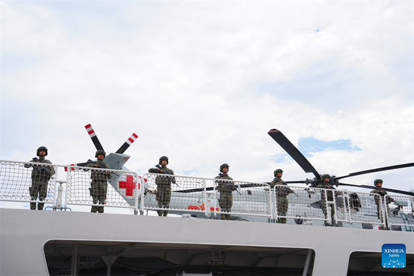 Navio-hospital da marinha chinesa parte para missão médica humanitária na África e no Sul da Ásia