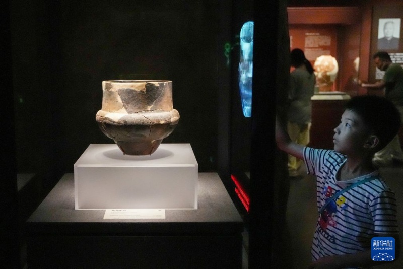 Alunos chineses visitam museus durante férias de verão