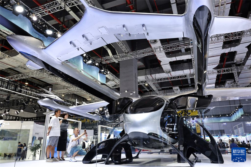 Exposição Internacional da Economia de Baixa Altitude 2026 inaugurada em Shanghai