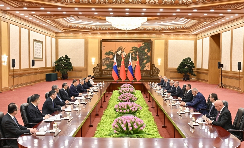 Atualização: Xi Jinping mantém conversações com presidente eslovaco em Beijing