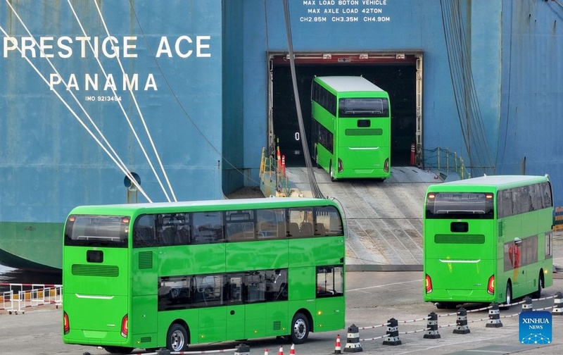 Ônibus elétricos de dois pisos fabricados na China exportados para o Reino Unido