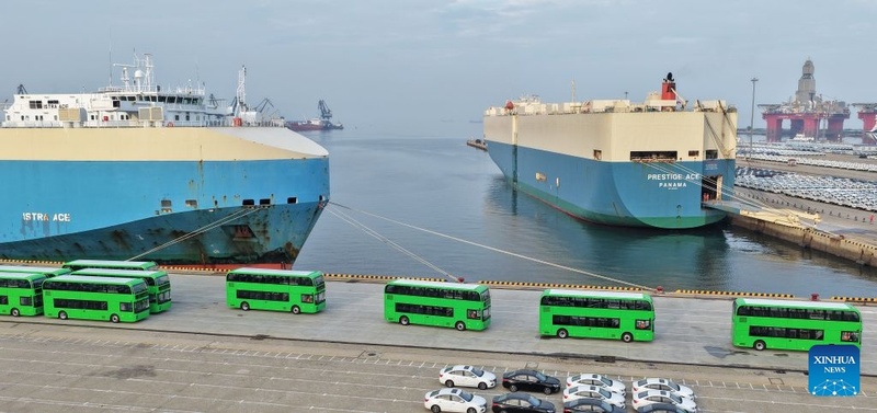 Ônibus elétricos de dois pisos fabricados na China exportados para o Reino Unido