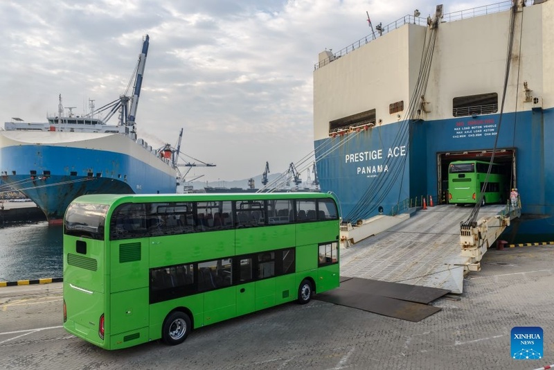 Ônibus elétricos de dois pisos fabricados na China exportados para o Reino Unido
