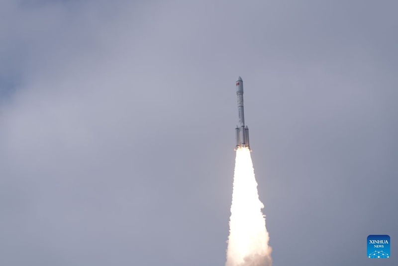 China lança novos satélites de teste para tecnologia de comunicação