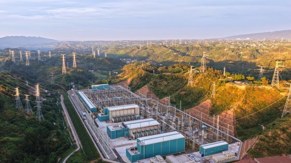 Linha de transmissão de energia de Xinjiang a Chongqing atinge a marca de 30 bilhões de kWh