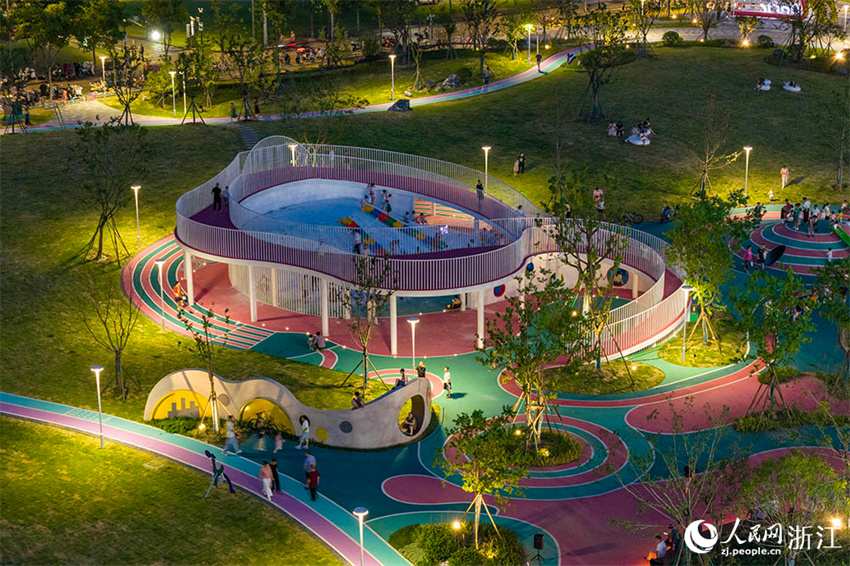 Circuito Fitness dá vida às noites de verão em Zhejiang, leste da China