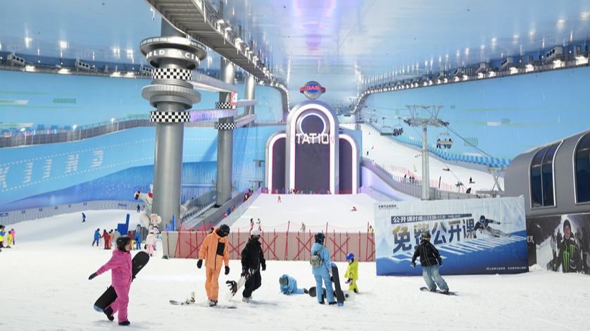 Changchun aposta no esqui indoor para impulsionar turismo durante o verãoChangchun possui uma ampla base de praticantes e entusiastas de esportes de inverno.