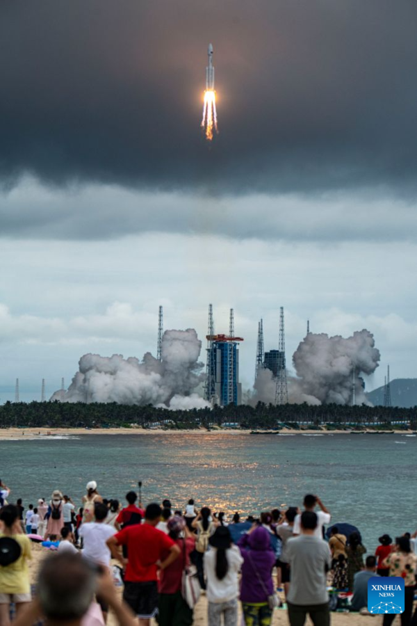 Foguete Longa Marcha-8A da China lança novo grupo de satélites de internet