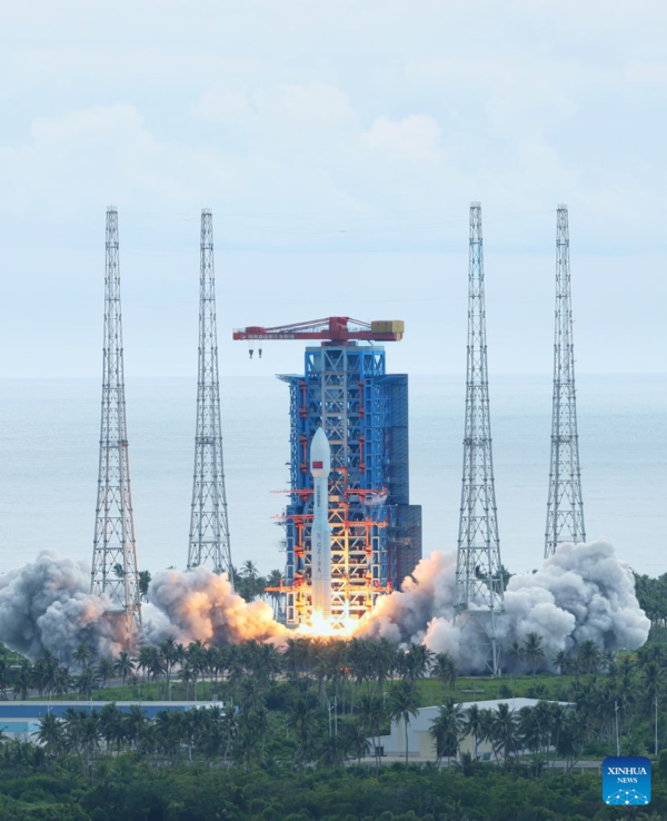 Foguete Longa Marcha-8A da China lança novo grupo de satélites de internet