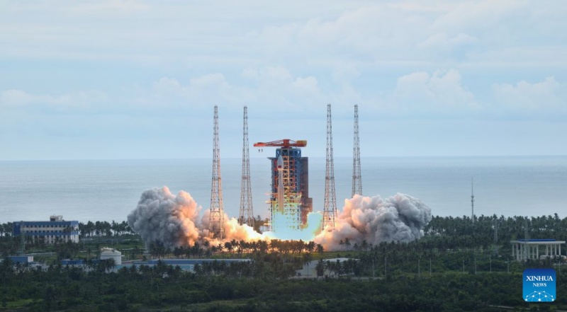Foguete Longa Marcha-8A da China lança novo grupo de satélites de internet