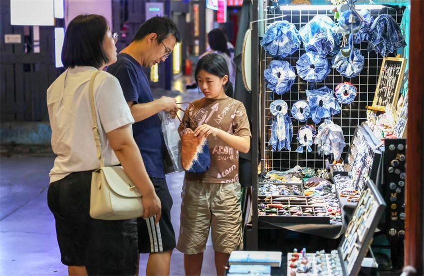 Parque cultural e criativo instalado em antiga fábrica atrai visitantes em Shenyang