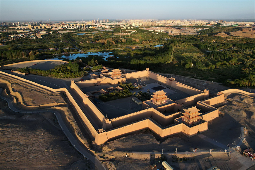 Galeria: vista do pôr do sol no Passo de Jiayu
