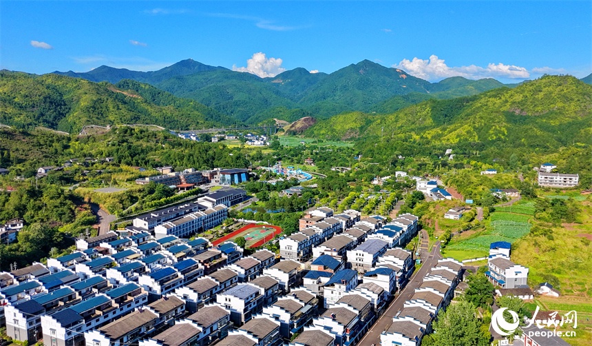 Paisagem rural encanta visitantes em Shicheng