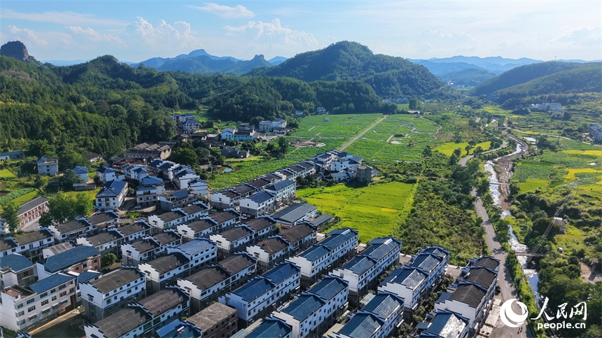 Paisagem rural encanta visitantes em Shicheng