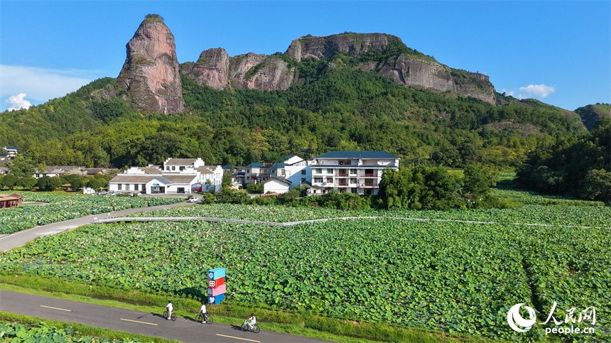 Paisagem rural encanta visitantes em Shicheng