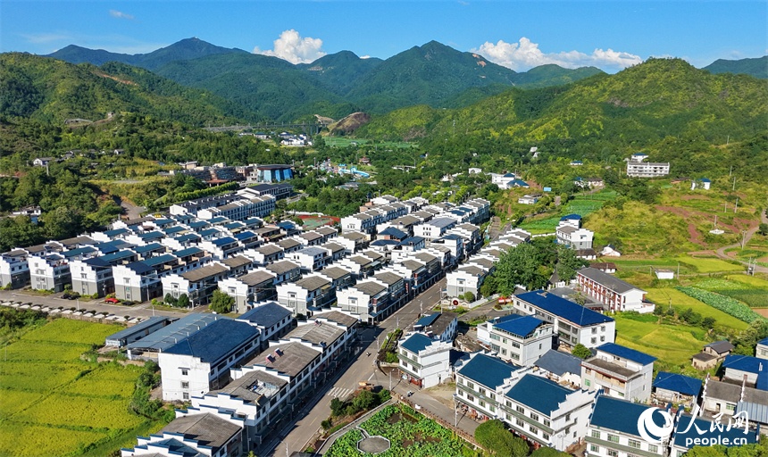 Paisagem rural encanta visitantes em Shicheng