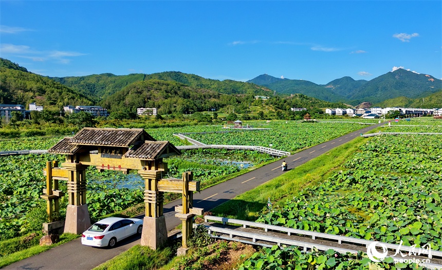 Paisagem rural encanta visitantes em Shicheng