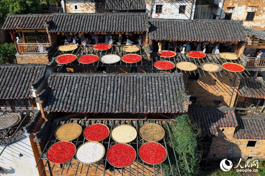 Jiangxi: antiga tradição agrícola encanta visitantes na vila de Huangling