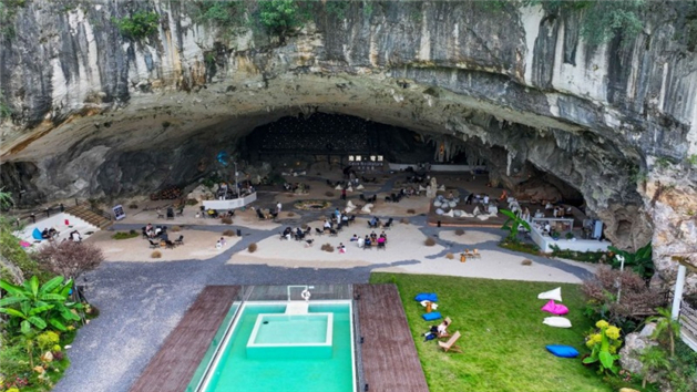 Cavernas cársticas de Guizhou oferecem refúgio fresco para turistas no verão