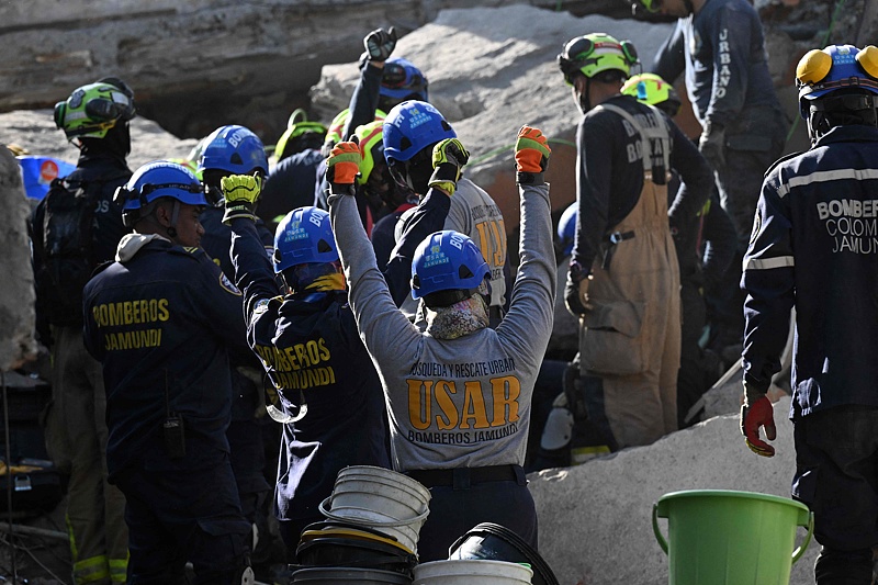 Operações de busca e resgate continuam após terremoto na Colômbia