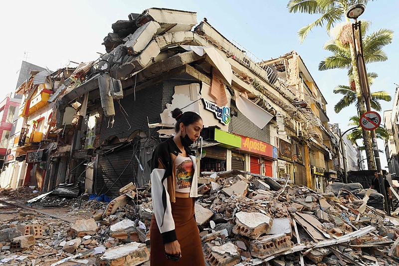 Operações de busca e resgate continuam após terremoto na Colômbia