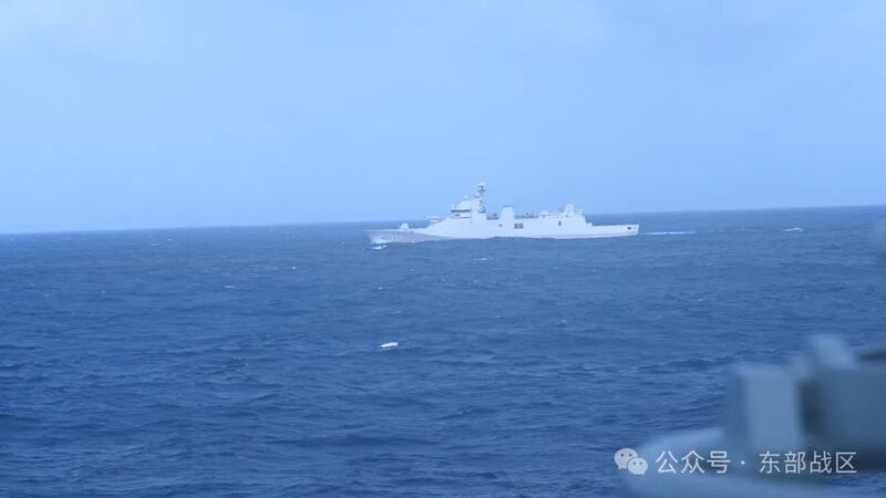 China e Indonésia concluem exercício de navegação naval em águas a leste da ilha de Taiwan