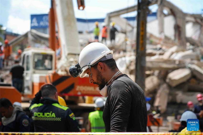 Sobe para 281 o número de mortos em terremoto na Colômbia
