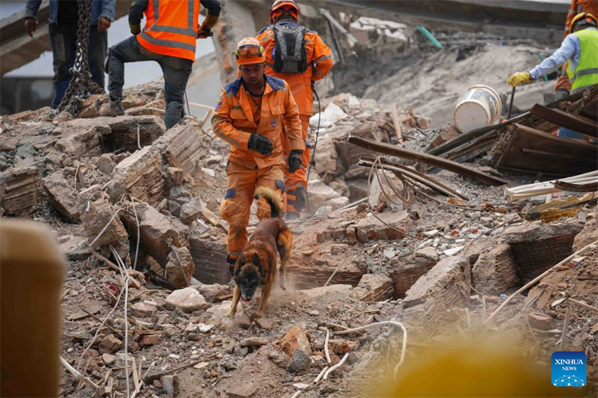 Sobe para 281 o número de mortos em terremoto na Colômbia