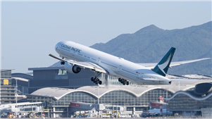 Tráfego de passageiros no aeroporto de Hong Kong cresce 11,7% no primeiro semestre, diz secretário de finanças O aeroporto de Hong Kong registrou 32,8 milhões de viagens de passageiros no primeiro semestre de 2026, um aumento anual de 11,7%.