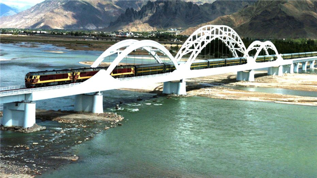 Ferrovia Qinghai-Xizang completa 20 anos de operação: uma jornada de engenharia no “teto do mundo”