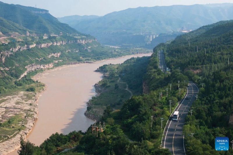 Passeios ao longo do Rio Amarelo tornam-se escolha popular para viajantes no verão