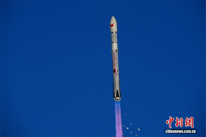 China lança Zhuque-3 e realiza sua primeira recuperação de foguete em terra