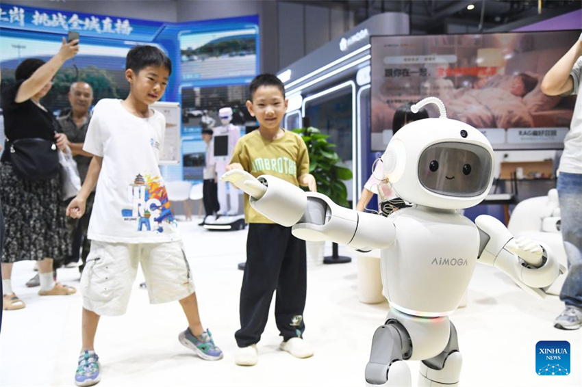Conferência Mundial de Robôs de 2026 começa em Beijing