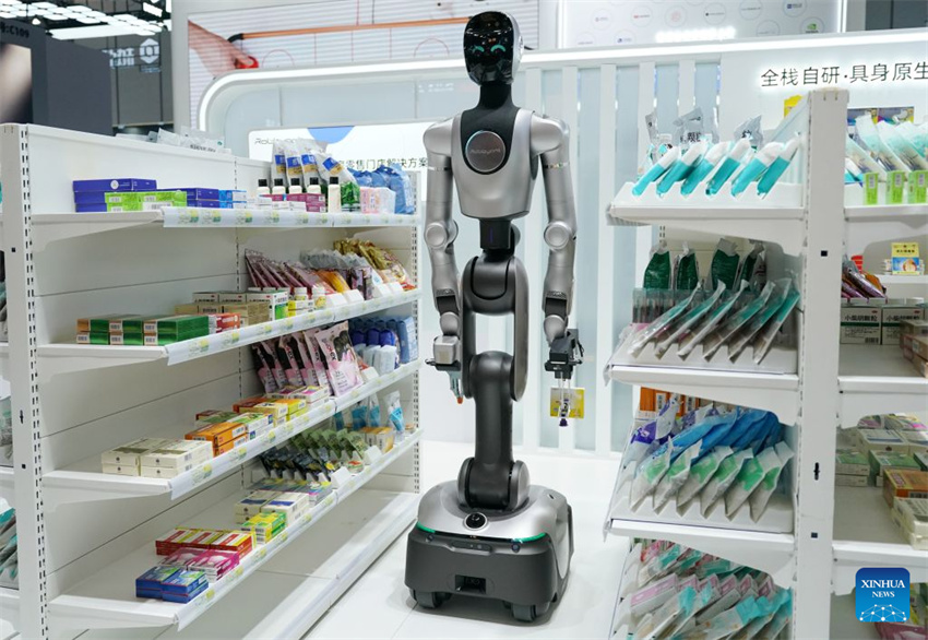Robôs exibem diversas aplicações na Conferência Mundial de Robôs de 2026