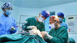 Shanxi realiza primeira cirurgia invasiva de implante de interface cérebro-computadorUma equipe médica na província de Shanxi realizou na quarta-feira (19) a primeira cirurgia invasiva de implante de interface cérebro-computador (ICC) da região.