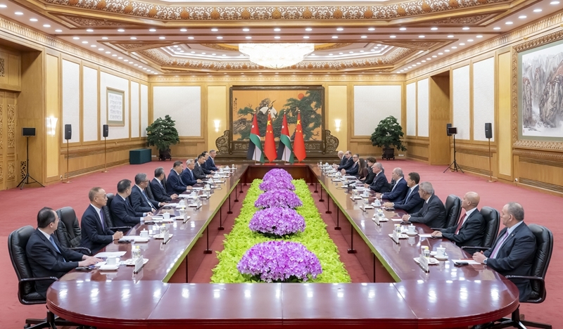 Xi Jinping conversa com rei da Jordânia