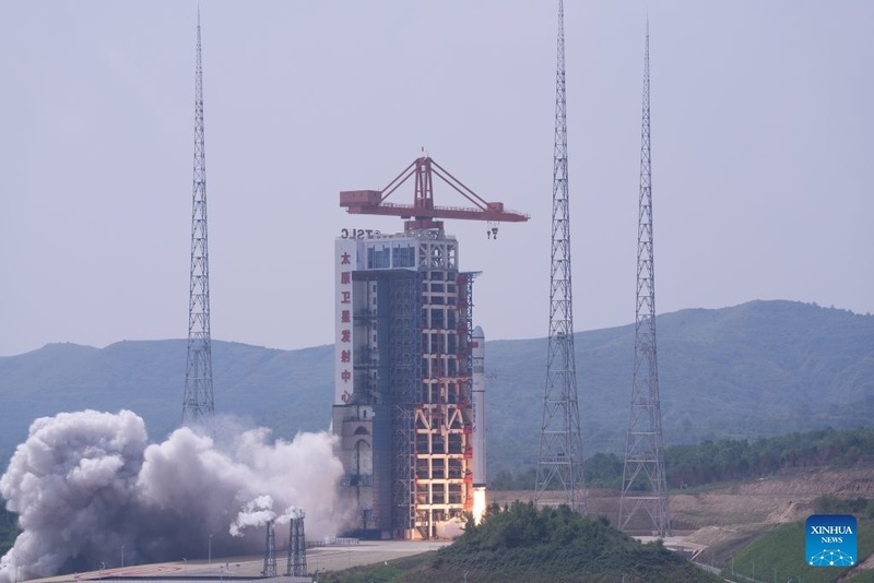 China lança 7 novos satélites