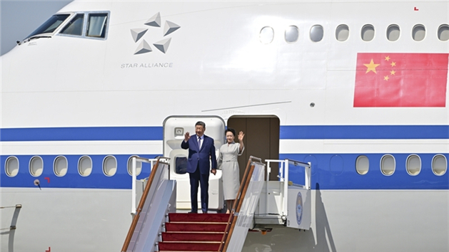 Xi Jinping chega ao Quirguistão para cúpula da OCS e visita de Estado