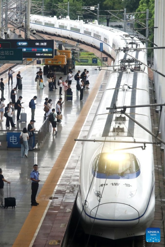 Transporte ferroviário da China mobiliza total de 1,01 bilhão de passageiros durante férias de verão