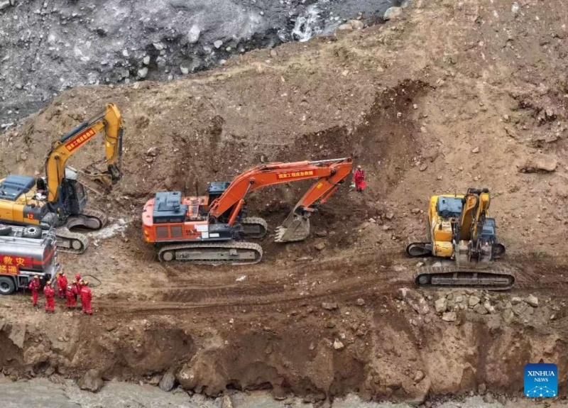 Reposição do acesso rodoviário ao porto fronteiriço atingido por deslizamento de terra continua sendo prioridade máxima