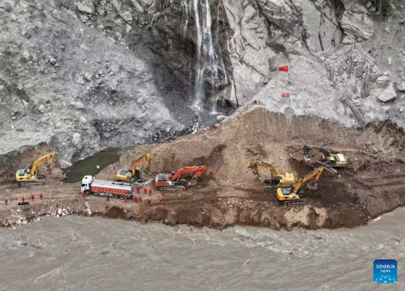 Reposição do acesso rodoviário ao porto fronteiriço atingido por deslizamento de terra continua sendo prioridade máxima