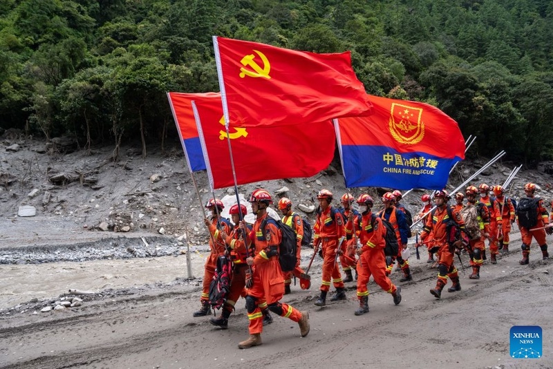 Restaurado acesso rodoviário ao porto fronteiriço atingido por deslizamento de terra em Xizang, sudoeste da China