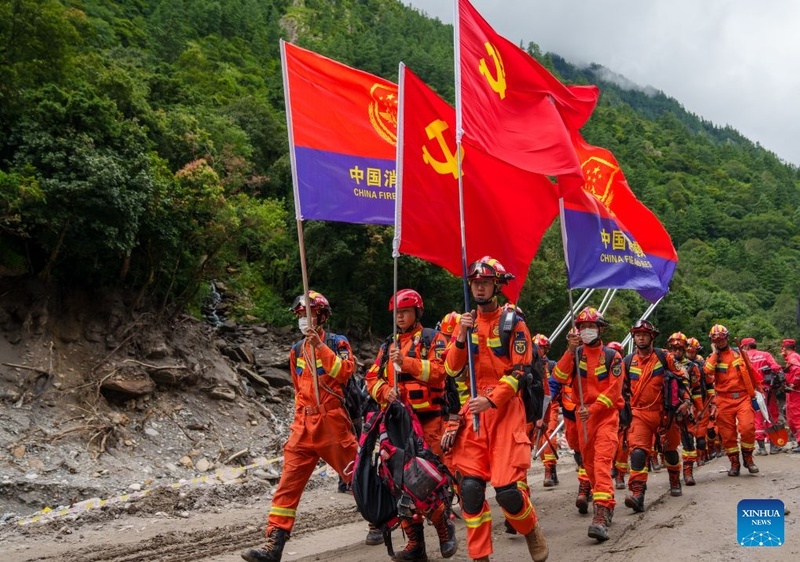 Restaurado acesso rodoviário ao porto fronteiriço atingido por deslizamento de terra em Xizang, sudoeste da China