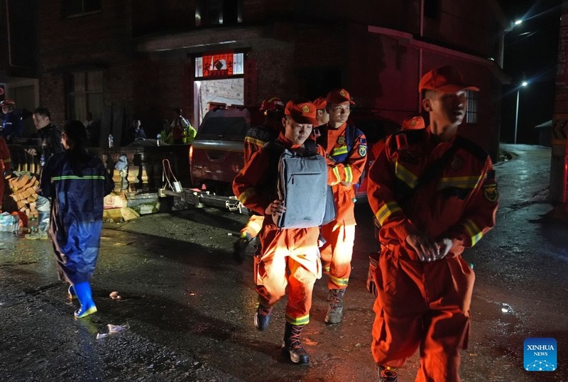 Deslizamento de terra deixa 1 morto e 11 desaparecidos em Jiangxi, no leste da China
