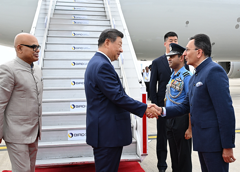 Xi Jinping chega a Nova Déli para cúpula do BRICS