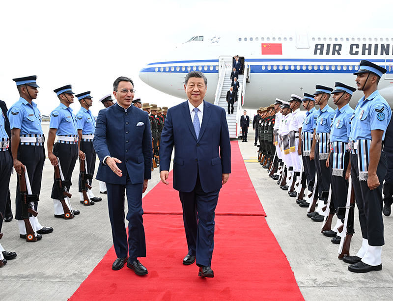 Xi Jinping chega a Nova Déli para cúpula do BRICS